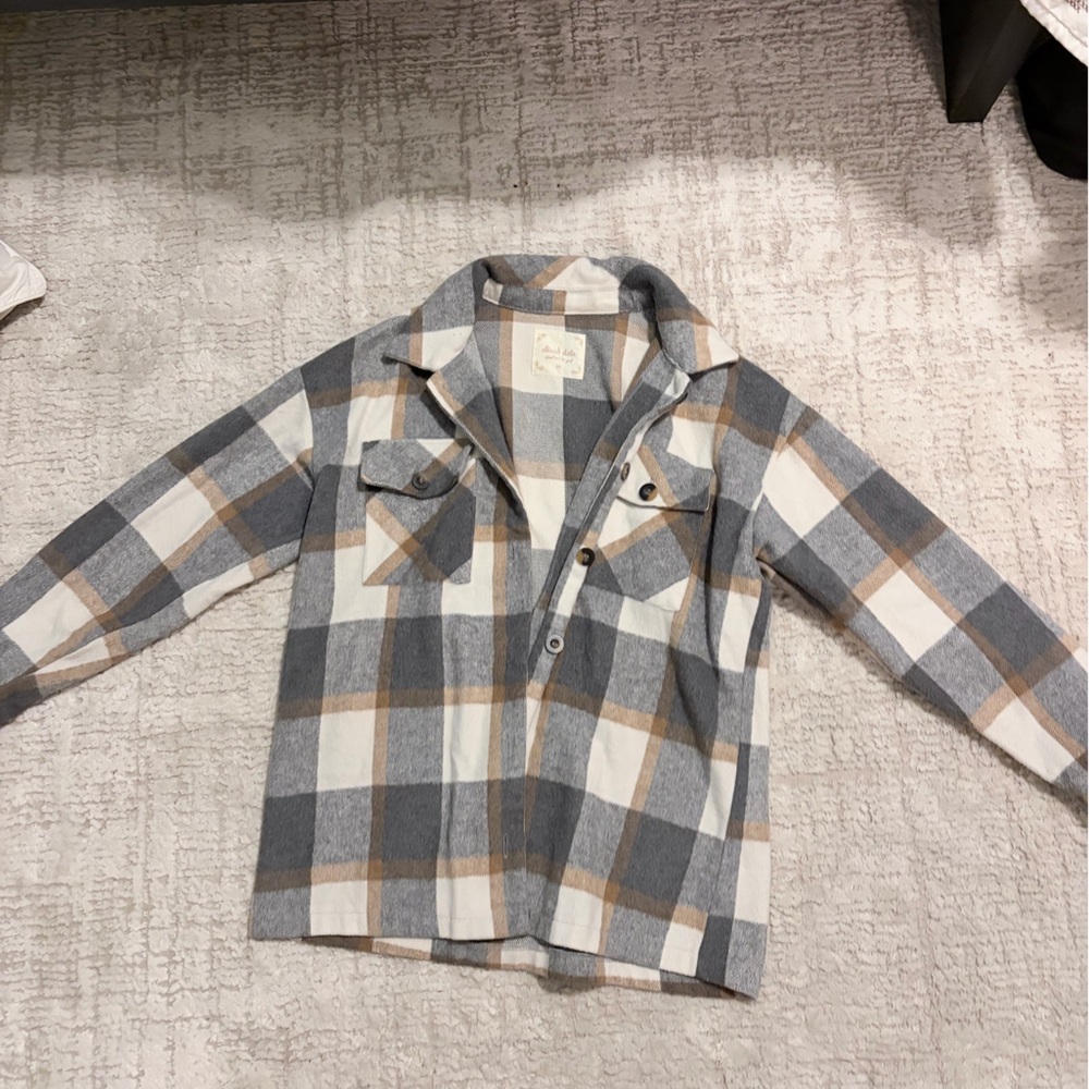 Plaid Button-Up Shirt Jacket in Gray and Tan